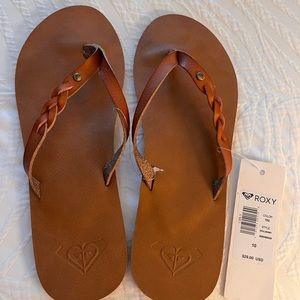Roxy braided flip flops